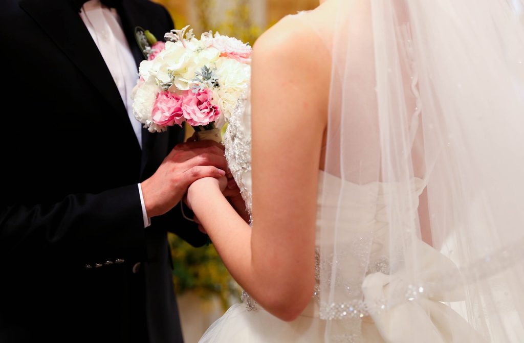 dress, bouquet, marriage, wedding dress, priest, groom, tuxedo, ribbon, veil, happiness, couple, married couple, pooping